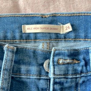 Levi’s 26 skinny jeans